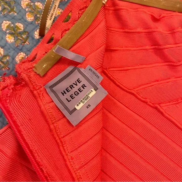 Herve leger hibiscus bandage dress size XS - Picture 10 of 10